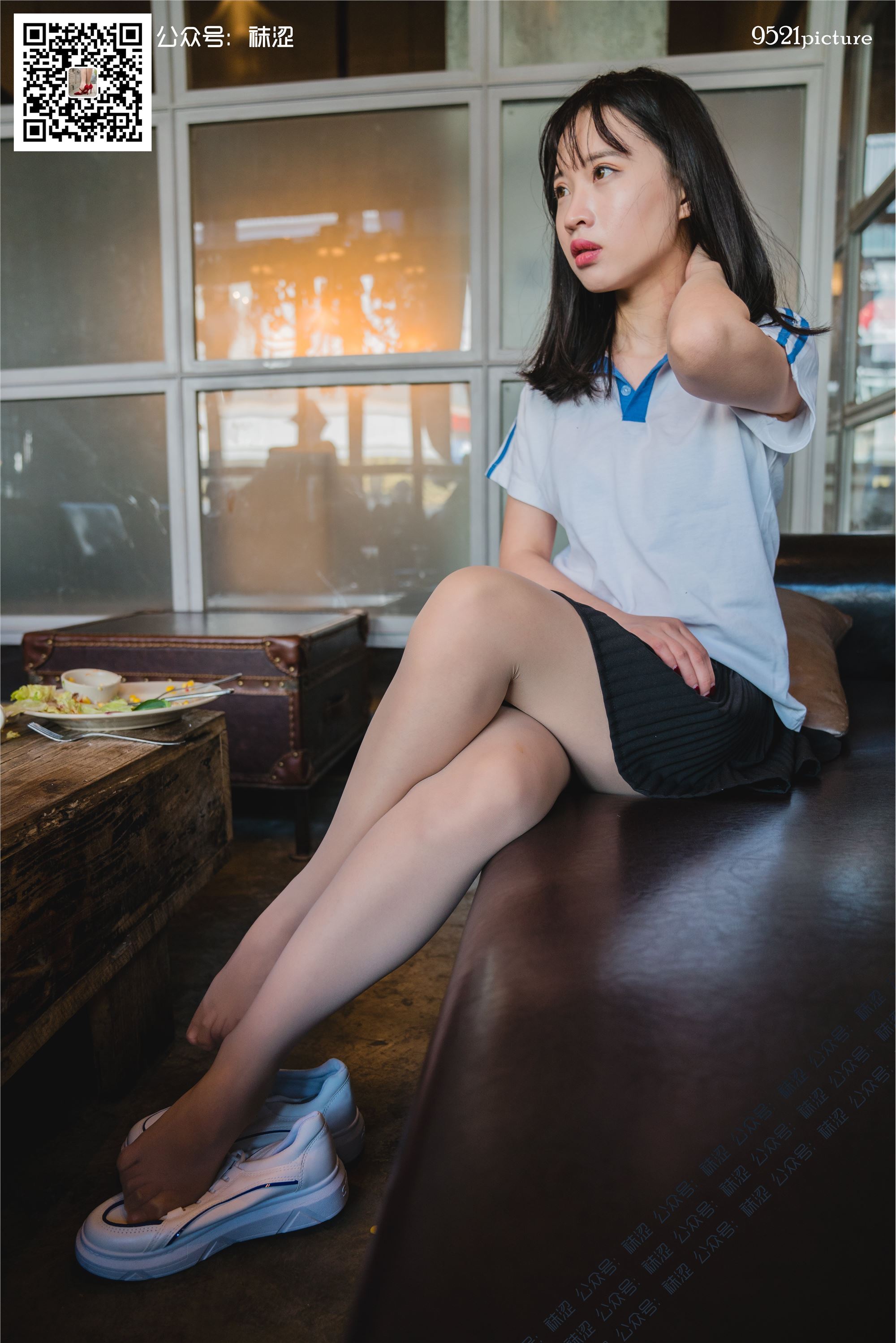 袜涩 005 Amanda学生制服